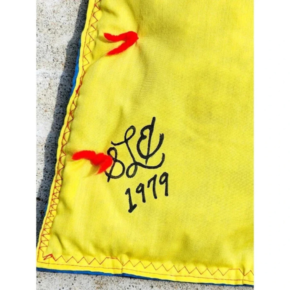 Vintage Disney Pinocchio Blue & Yellow Handmade Blanket Quilt Toddler 44… - Picture 8 of 8